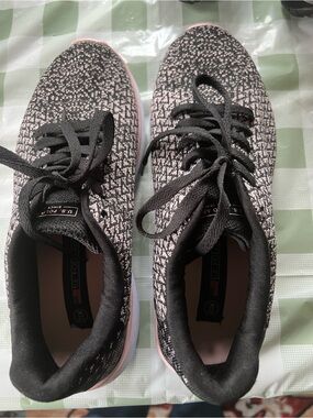 U.S. Polo Assn. Women's Black & Pink Knit Athletic Sneakers 8.5